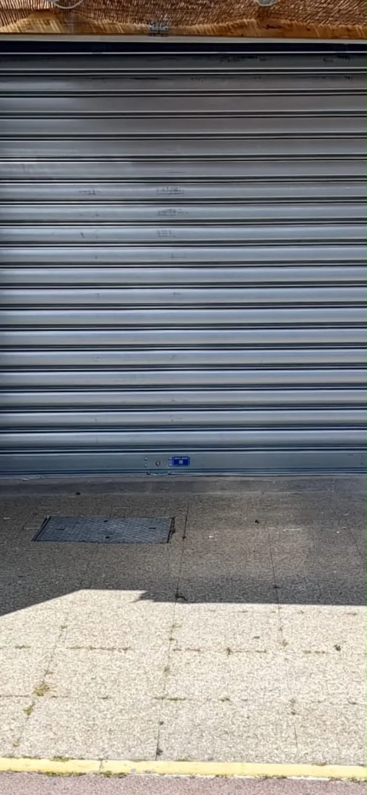 Installation et pose de rideau métallique à Marseille 7